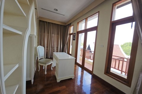Maison à Pattaya, Thaïlande 4 chambres № 147916 - photo 8