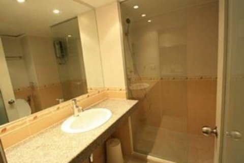 Студия в кондо в Бангкоке, Таиланд № 205393 - фото 2