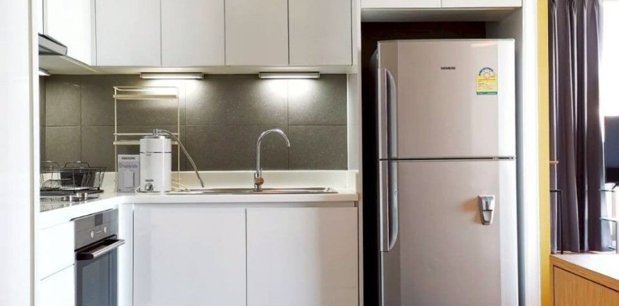 Studio in the Condo in Watthana, Bangkok, Thailand  № 137193