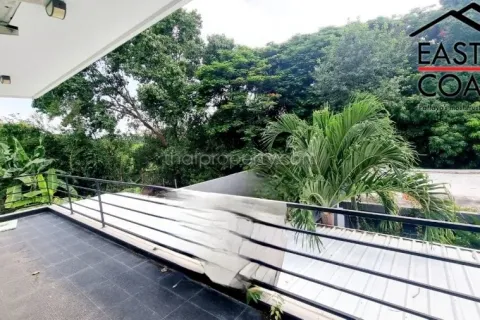 Casa de 3 dormitorios en Jomtien Beach, Pattaya, Tailandia № 213476 - foto 9