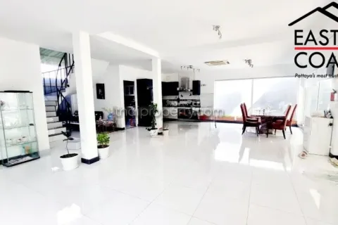 Casa de 3 dormitorios en Jomtien Beach, Pattaya, Tailandia № 213476 - foto 4
