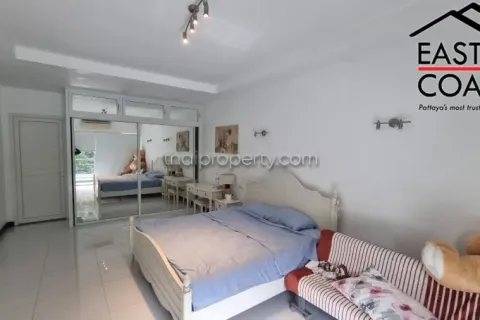 Casa de 3 dormitorios en Jomtien Beach, Pattaya, Tailandia № 213476 - foto 14