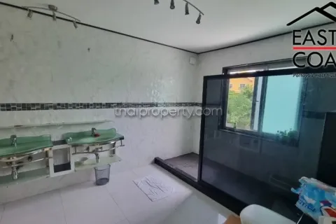 Casa de 3 dormitorios en Jomtien Beach, Pattaya, Tailandia № 213476 - foto 12