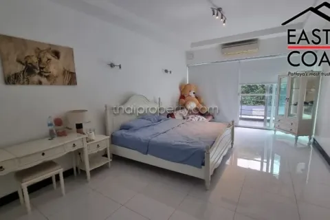 Casa de 3 dormitorios en Jomtien Beach, Pattaya, Tailandia № 213476 - foto 13