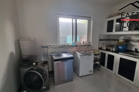 Casa de 3 dormitorios en Jomtien Beach, Pattaya, Tailandia № 213476 - foto 17