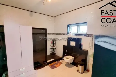 Casa de 3 dormitorios en Jomtien Beach, Pattaya, Tailandia № 213476 - foto 16