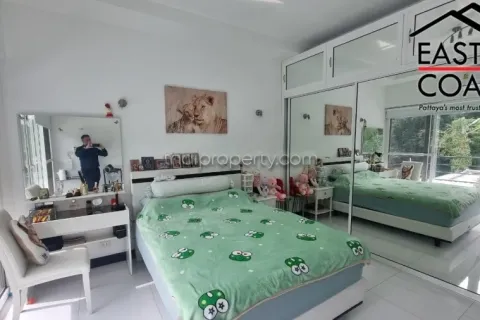 Casa de 3 dormitorios en Jomtien Beach, Pattaya, Tailandia № 213476 - foto 8