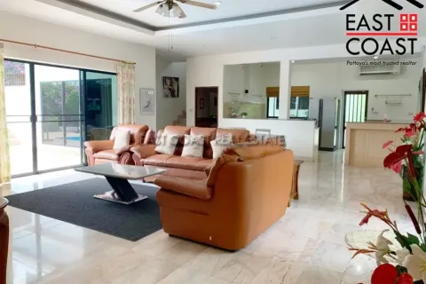 Casa de 3 dormitorios en Pattaya, Tailandia № 213477 - foto 5