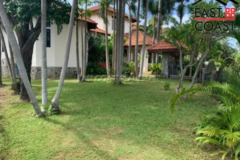 Casa de 3 dormitorios en Pattaya, Tailandia № 213477 - foto 3