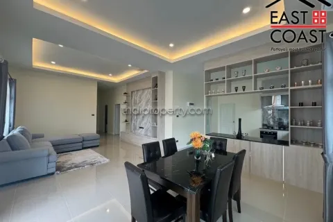 Casa de 3 dormitorios en Pattaya, Tailandia № 213479 - foto 4