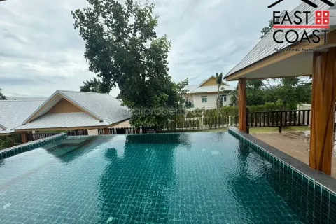 Casa de 3 dormitorios en Pattaya, Tailandia № 213479 - foto 2