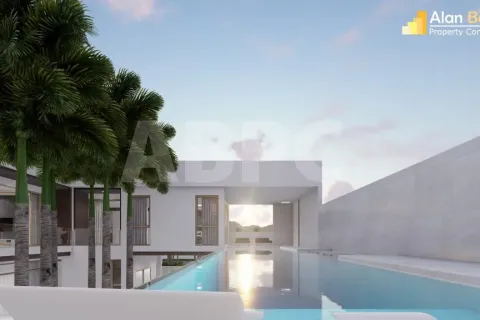Casa de 6 dormitorios en Pattaya, Tailandia № 211886 - foto 3