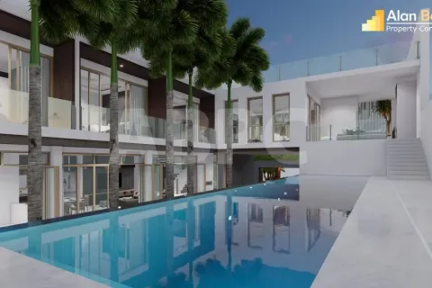 Casa de 5 dormitorios en Pattaya, Tailandia № 211885 - foto 9