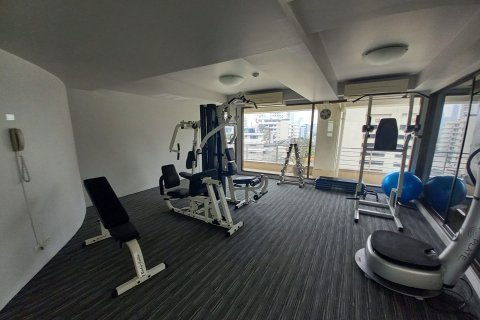 Condo in Bangkok, Thailand, 4 bedrooms  № 157512 - photo 3