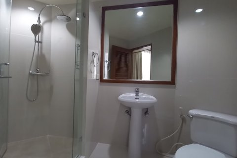 Condo in Bangkok, Thailand, 4 bedrooms  № 157512 - photo 12