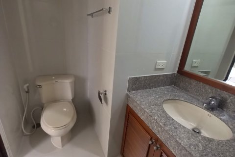 Condo in Bangkok, Thailand, 4 bedrooms  № 157512 - photo 10