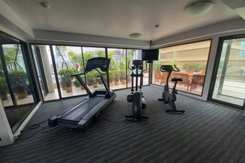 Condo in Bangkok, Thailand, 4 bedrooms  № 157512 - photo 4