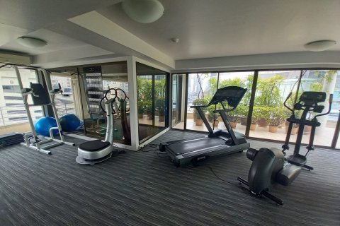 Condo in Bangkok, Thailand, 4 bedrooms  № 157512 - photo 5