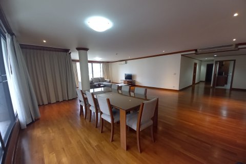 Condo in Bangkok, Thailand, 4 bedrooms  № 157512 - photo 24
