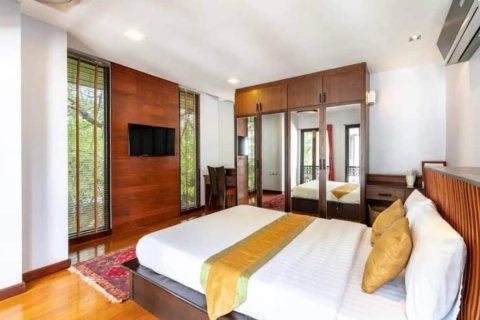 Condo in Bangkok, Thailand, 4 bedrooms  № 157516 - photo 19