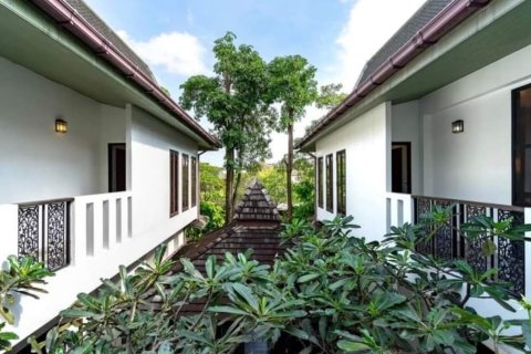 Condo in Bangkok, Thailand, 4 bedrooms  № 157516 - photo 21