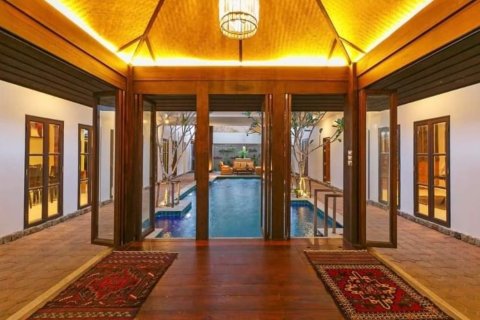 Condo in Bangkok, Thailand, 4 bedrooms  № 157516