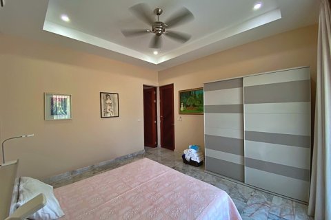 Villa in Pran Buri, Thailand 3 bedrooms № 168735 - photo 14