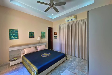 Villa in Pran Buri, Thailand 3 bedrooms № 168735 - photo 9