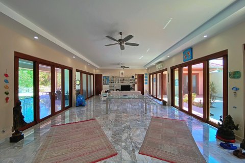 Villa in Pran Buri, Thailand 3 bedrooms № 168735 - photo 11