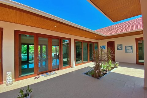 Villa in Pran Buri, Thailand 3 bedrooms № 168735 - photo 7