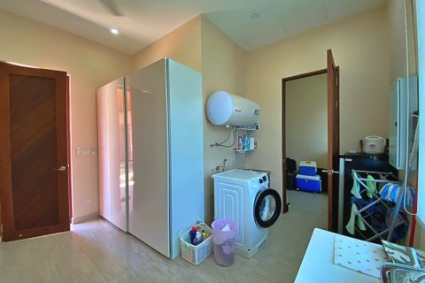 Villa in Pran Buri, Thailand 3 bedrooms № 168735 - photo 17