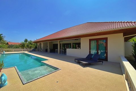 Villa in Pran Buri, Thailand 3 bedrooms № 168735