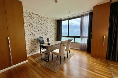 Penthouse in Pattaya, Thailand 5 bedrooms № 169449 - photo 8