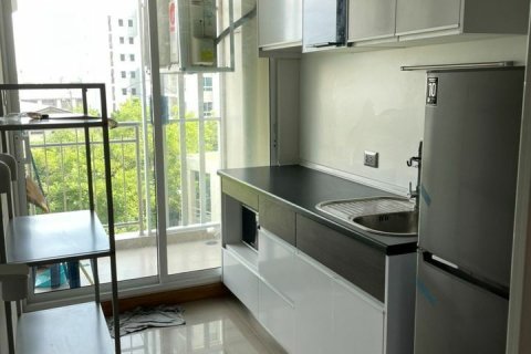 Studio dans le Condo à Huai Khwang, Bangkok, Thaïlande  № 169452 - photo 4