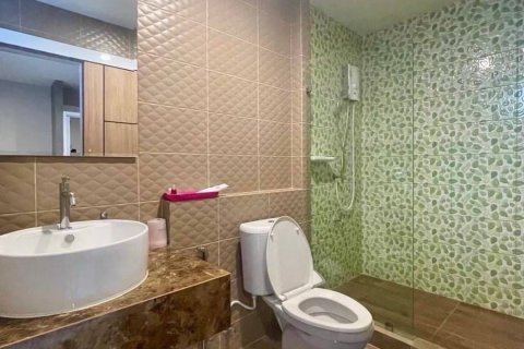 Отель в Пхракханонге, Бангкок, Таиланд  № 154178 - фото 3