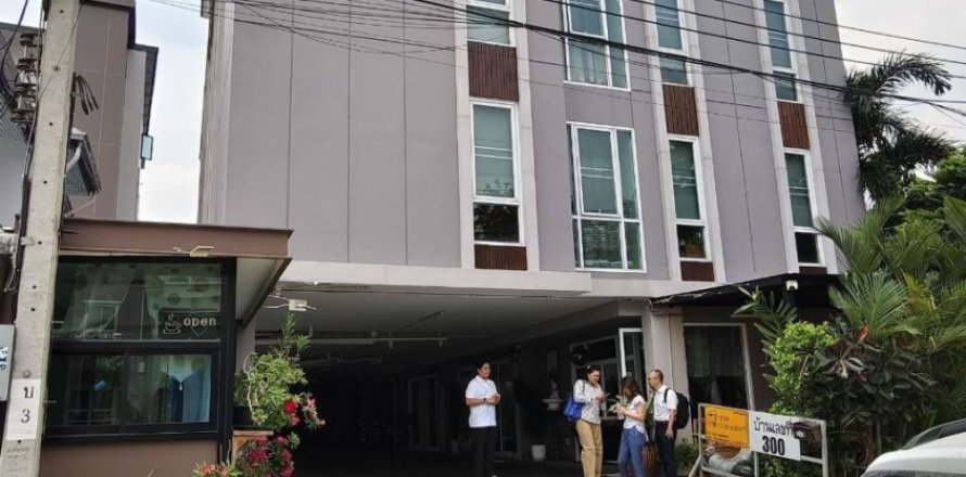 Отель в Пхракханонге, Бангкок, Таиланд  № 154178