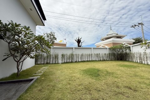 Villa in Pattaya, Thailand 3 bedrooms № 154181 - photo 8