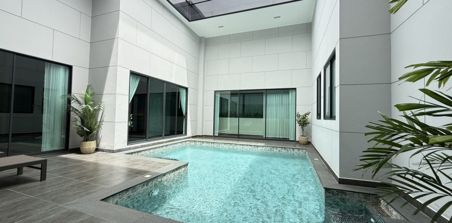 Villa in Pattaya, Thailand 3 bedrooms № 154181