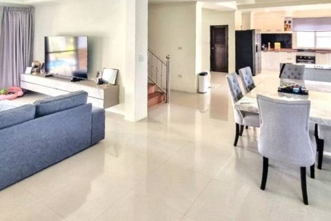Villa in Pattaya, Thailand 3 bedrooms № 119006 - photo 6