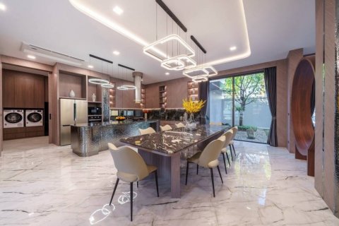 Villa in Bang Lamung, Thailand 6 bedrooms № 119005 - photo 3