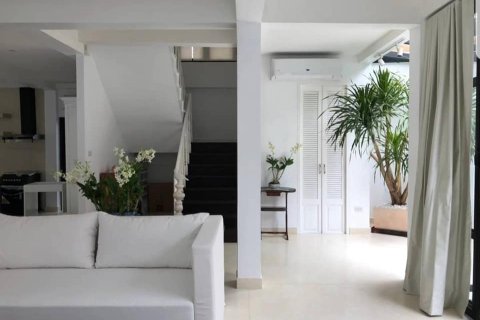 Condo in Bangkok, Thailand, 2 bedrooms  № 157571 - photo 11