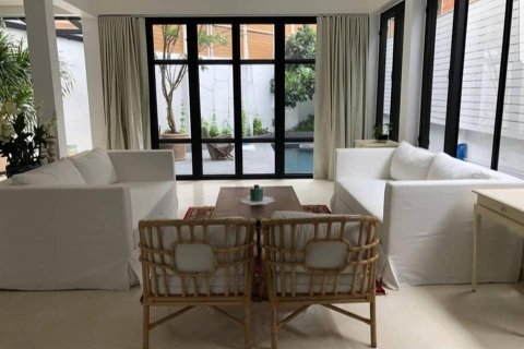 Condo in Bangkok, Thailand, 2 bedrooms  № 157571 - photo 12