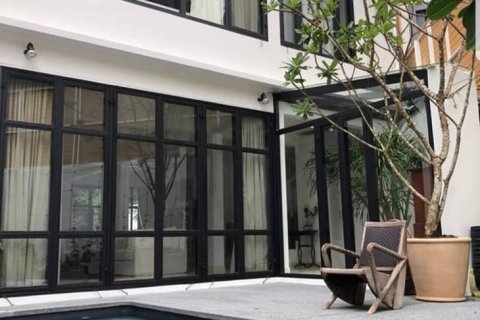 Condo in Bangkok, Thailand, 2 bedrooms  № 157571 - photo 16