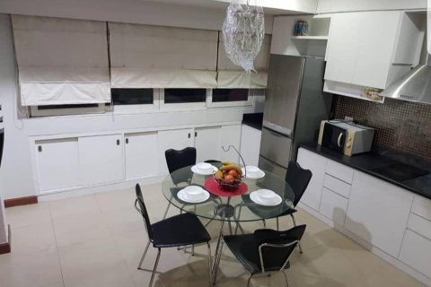 Condo in Bangkok, Thailand, 2 bedrooms  № 157572 - photo 13