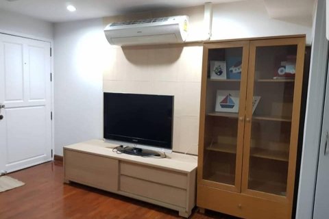 Condo in Bangkok, Thailand, 2 bedrooms  № 157572 - photo 19