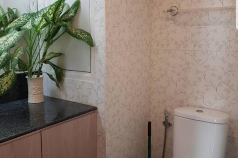 Condo in Bangkok, Thailand, 2 bedrooms  № 157572 - photo 12