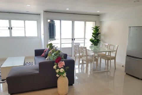Condo in Bangkok, Thailand, 2 bedrooms  № 157570 - photo 20