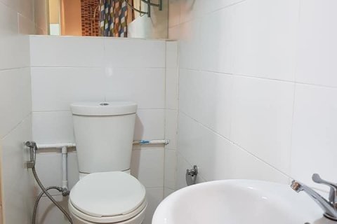 Condo in Bangkok, Thailand, 2 bedrooms  № 157570 - photo 4