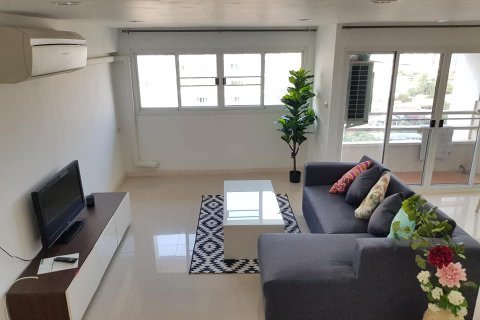 Condo in Bangkok, Thailand, 2 bedrooms  № 157570 - photo 9