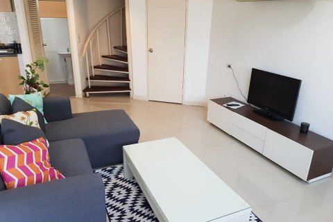 Condo in Bangkok, Thailand, 2 bedrooms  № 157570 - photo 17